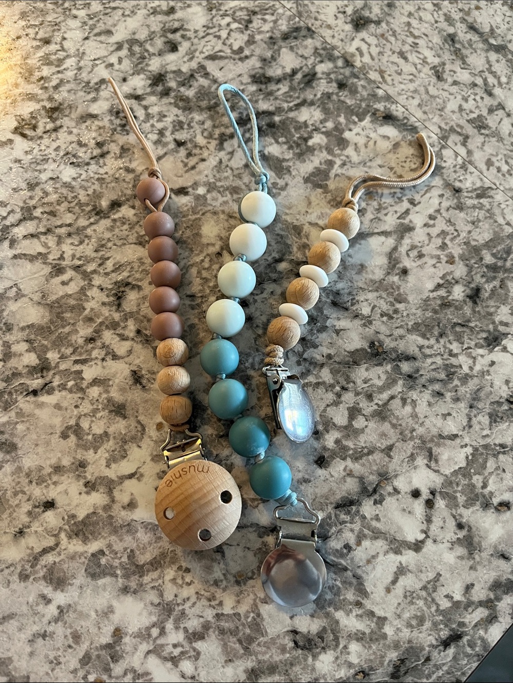 Soother clips